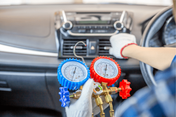Servicio de aire acondicionado automotriz
